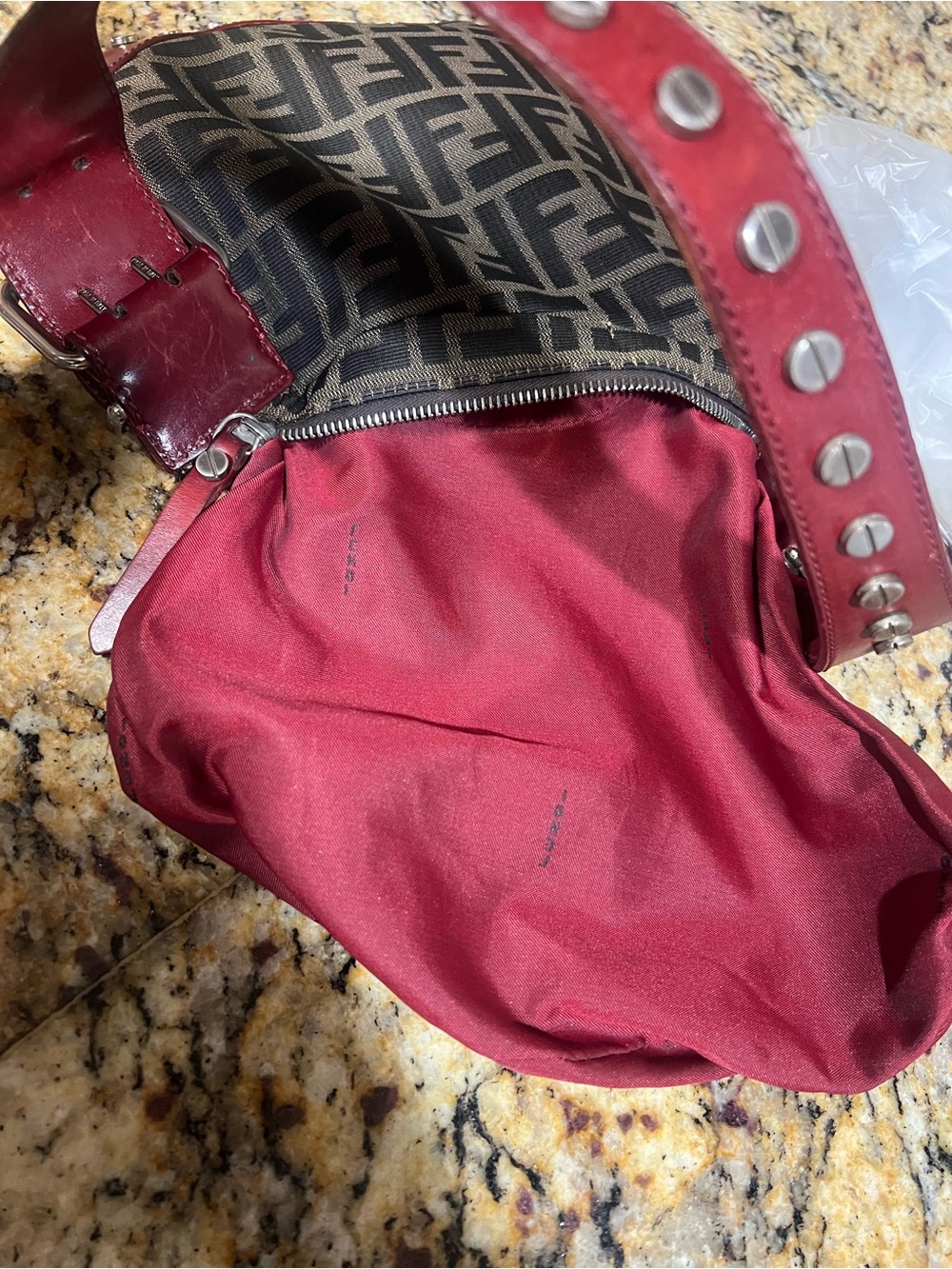 Authentic: VINTAGE FENDI ZUCCA W/RED LEATHER OYSTER SHOULDER BAG ITALY - Picture 12 of 14